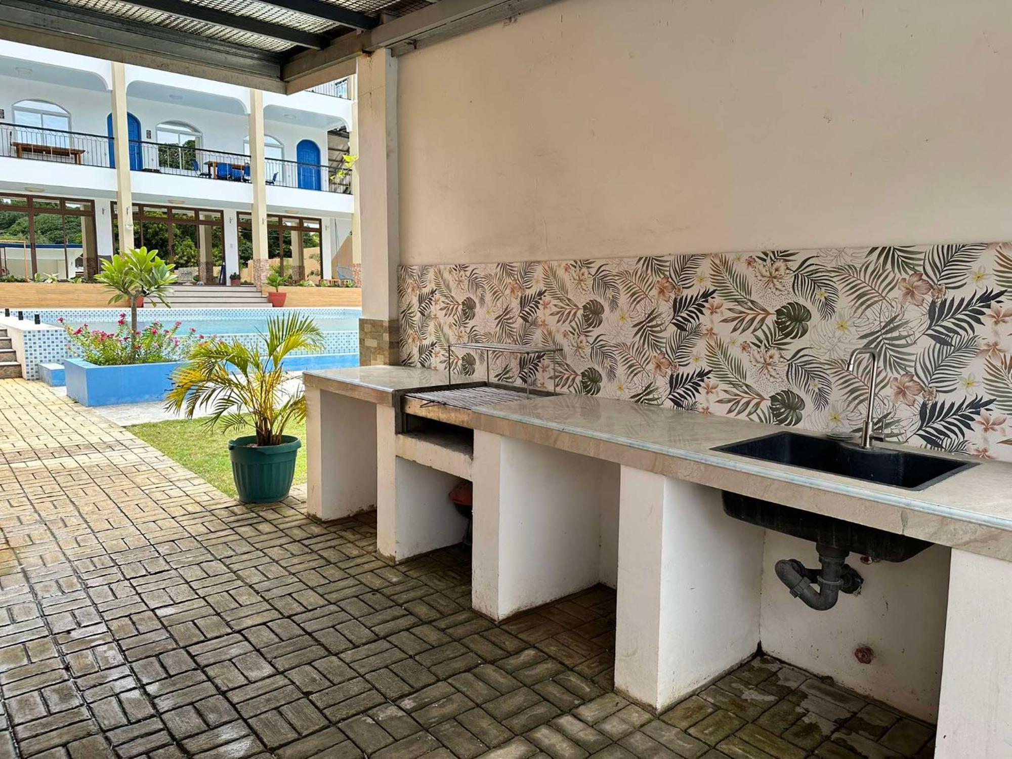Aina Hannah Family Resort'S Greek Unit Calatagan Exterior foto