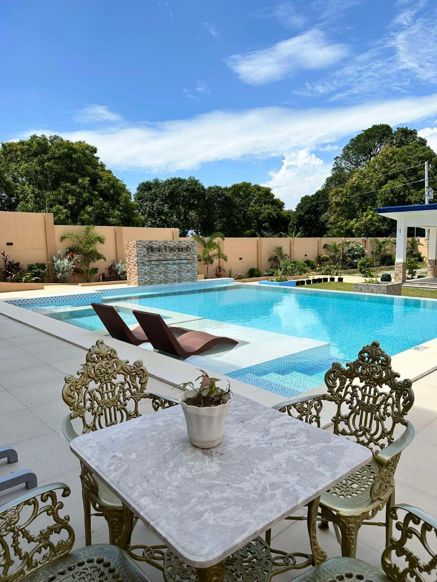Aina Hannah Family Resort'S Greek Unit Calatagan Exterior foto